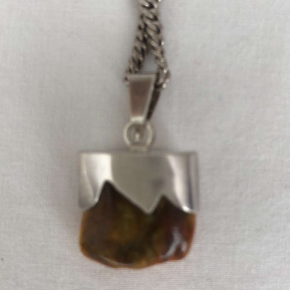 Butterscotch Baltic Amber pendant on silver necklace. - Picture 5 of 14